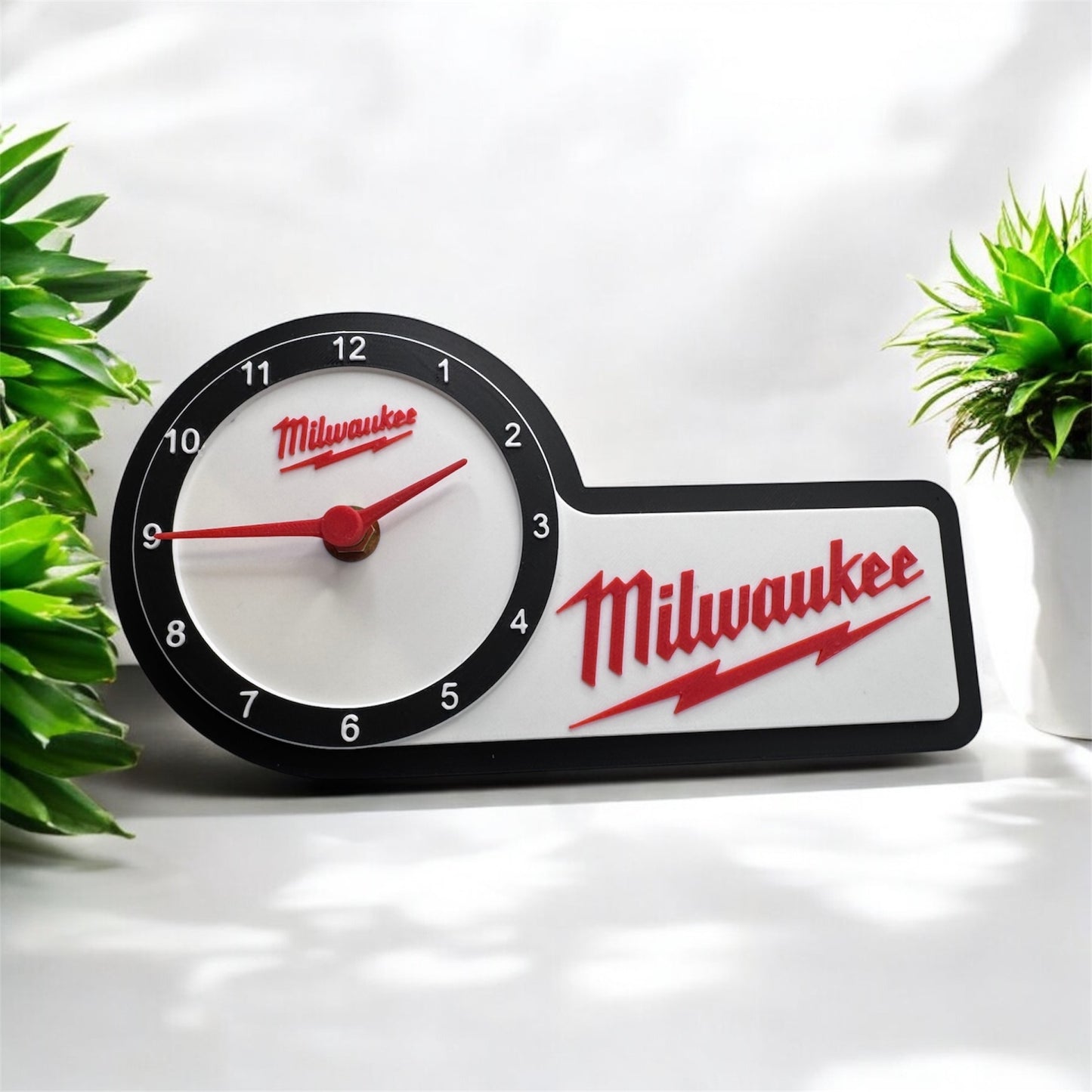 Zegar MILWAUKEE