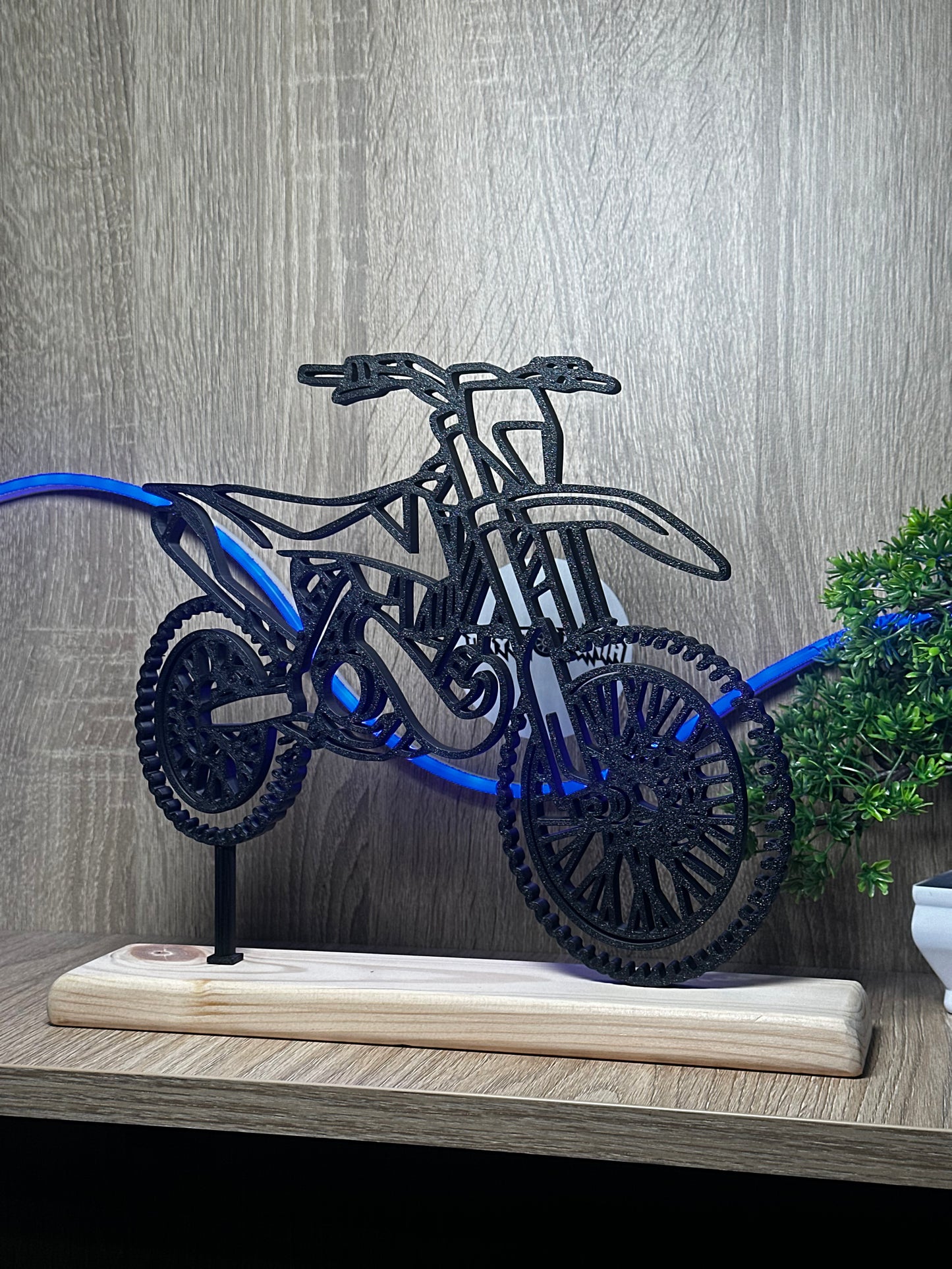 Statuetka z Twoim Samochodem/Motocyklem i nie tylko – Unikalna i Personalizowana