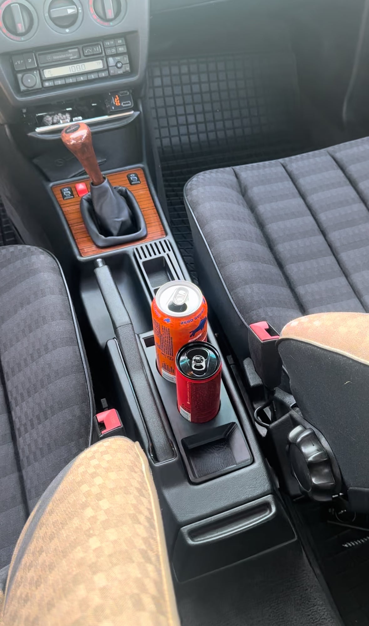 Cup holder i schowek do konsoli środkowej Mercedes W201 190E