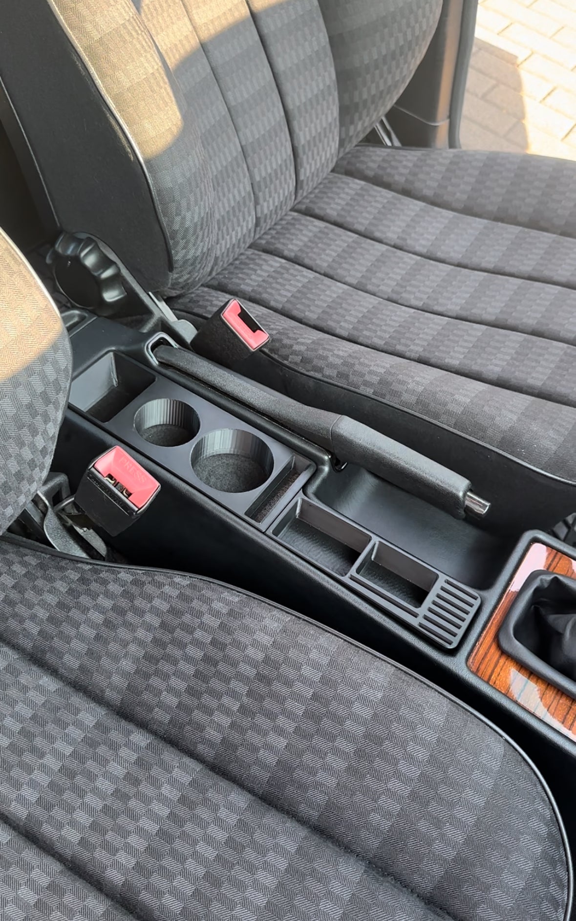 Cup holder i schowek do konsoli środkowej Mercedes W201 190E