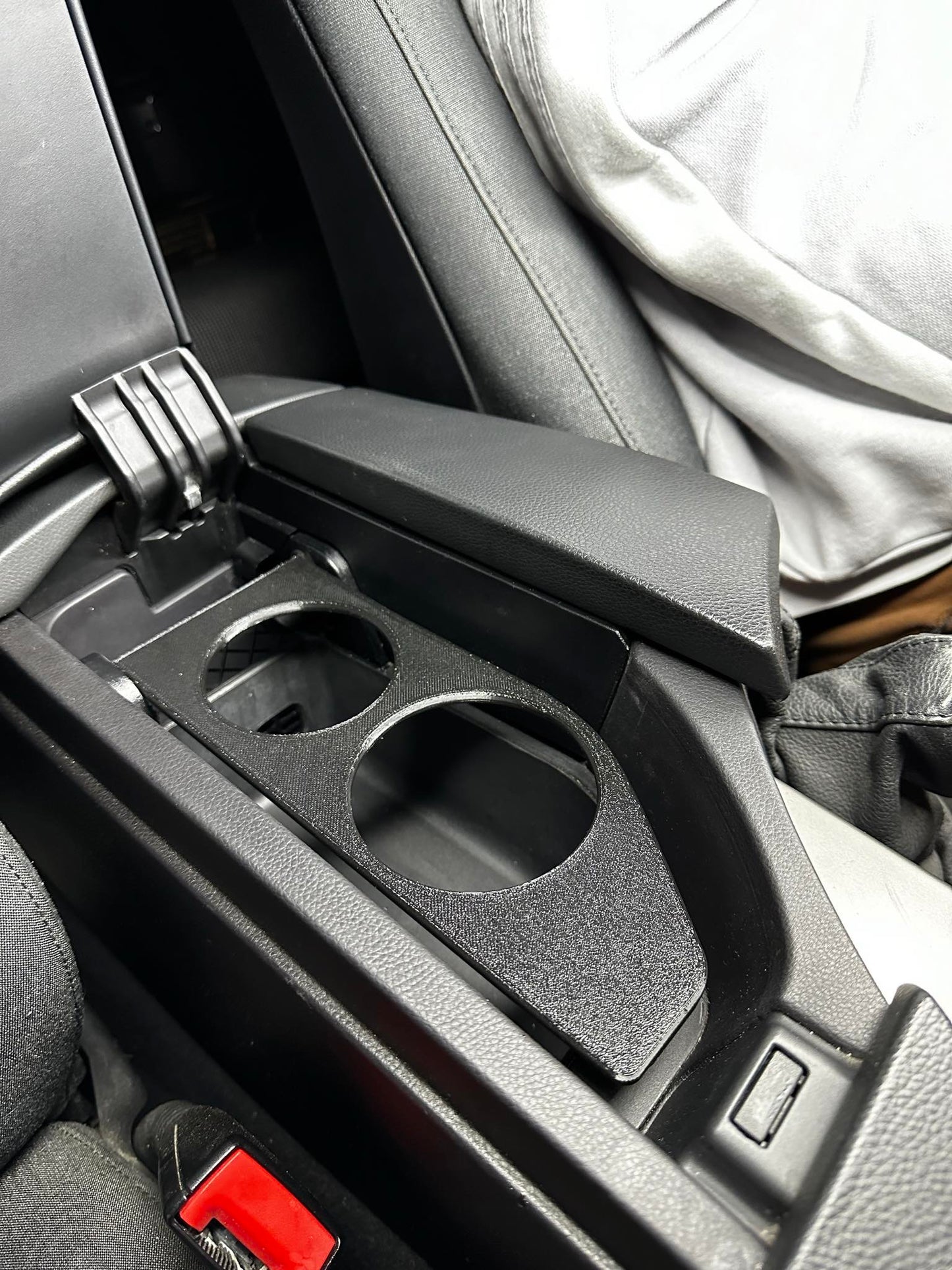 BMW E60/E61 UCHWYT NA NAPOJE/KUBKI/CUP HOLDER